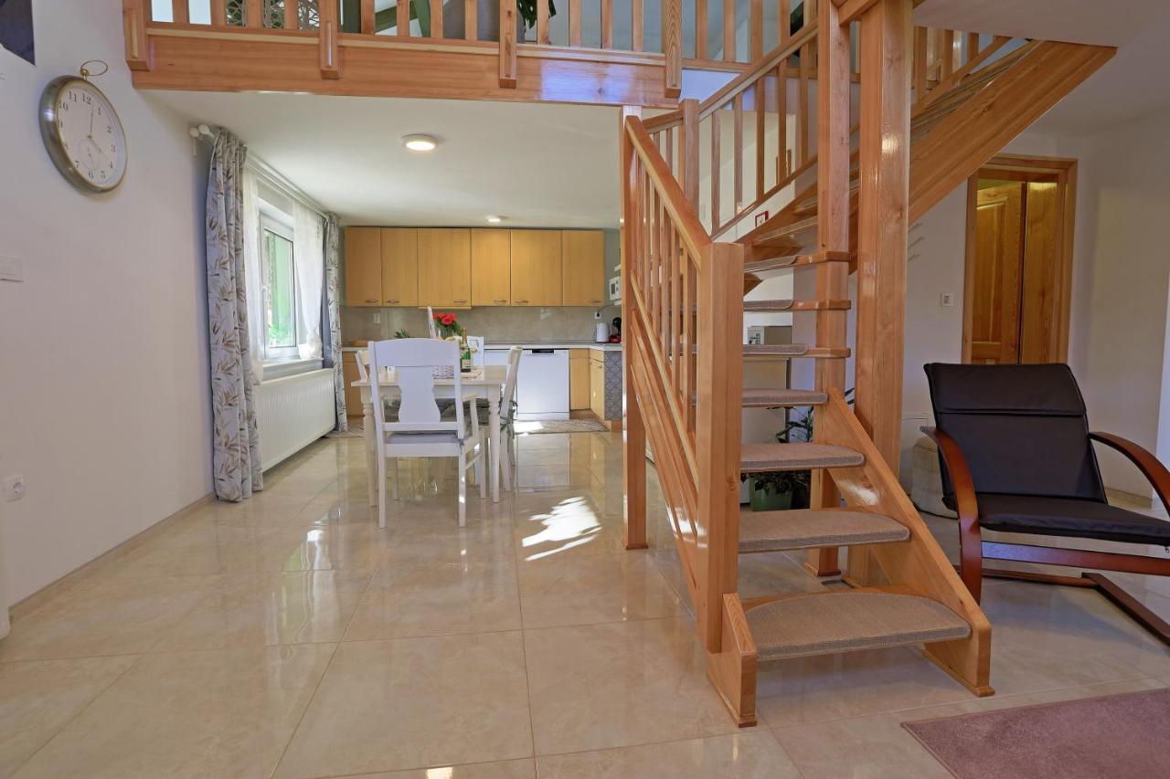 Luxury Apartman Alex With Sauna In The Village Otočac Exterior foto